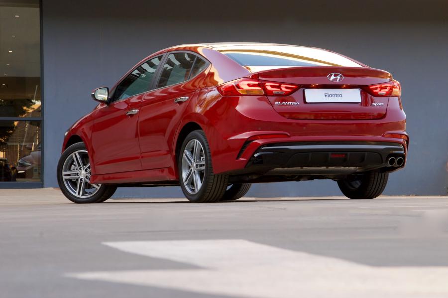  Hyundai Elantra Sport 2017 года  (ZA) (фото 4 из 4)